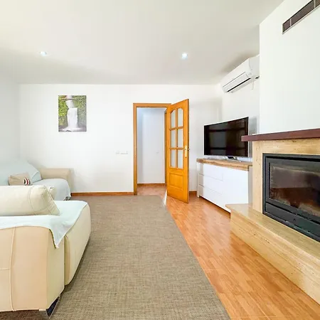 Yenny Villa