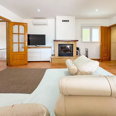 Villa Yenny Vila Seca
