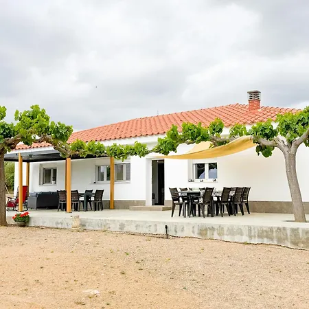 Yenny Villa